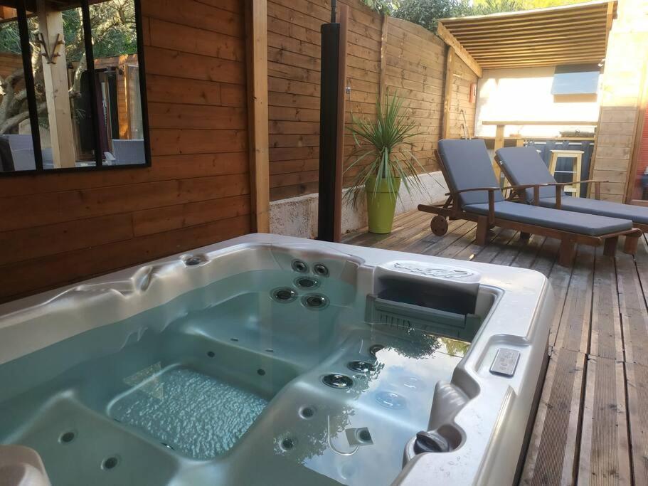 Studio Jacuzzi Prive A 8 Min A Pied De La Plage Apartman La Ciotat Kültér fotó