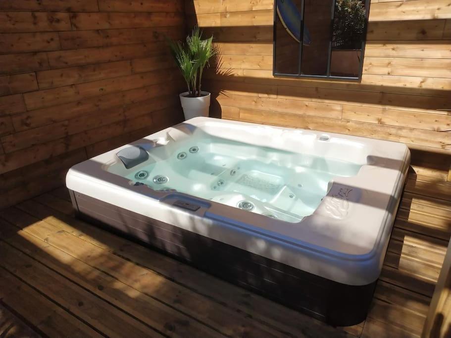 Studio Jacuzzi Prive A 8 Min A Pied De La Plage Apartman La Ciotat Kültér fotó