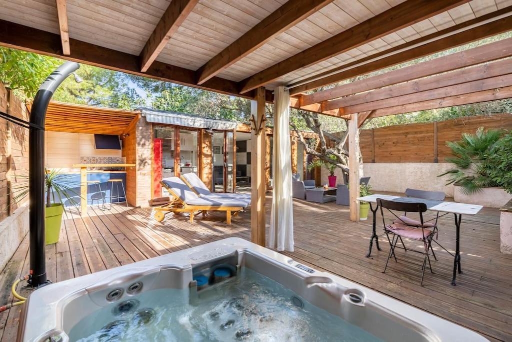 Studio Jacuzzi Prive A 8 Min A Pied De La Plage Apartman La Ciotat Kültér fotó